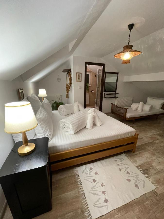 Ferienwohnung Apartament Yannis Alba Iulia Exterior foto