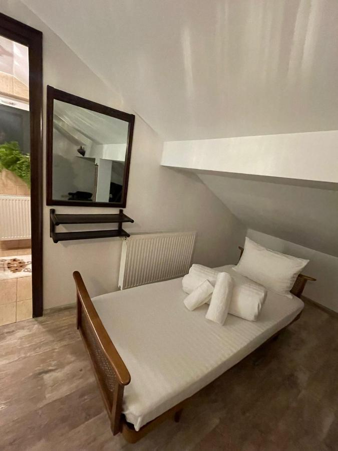 Ferienwohnung Apartament Yannis Alba Iulia Exterior foto